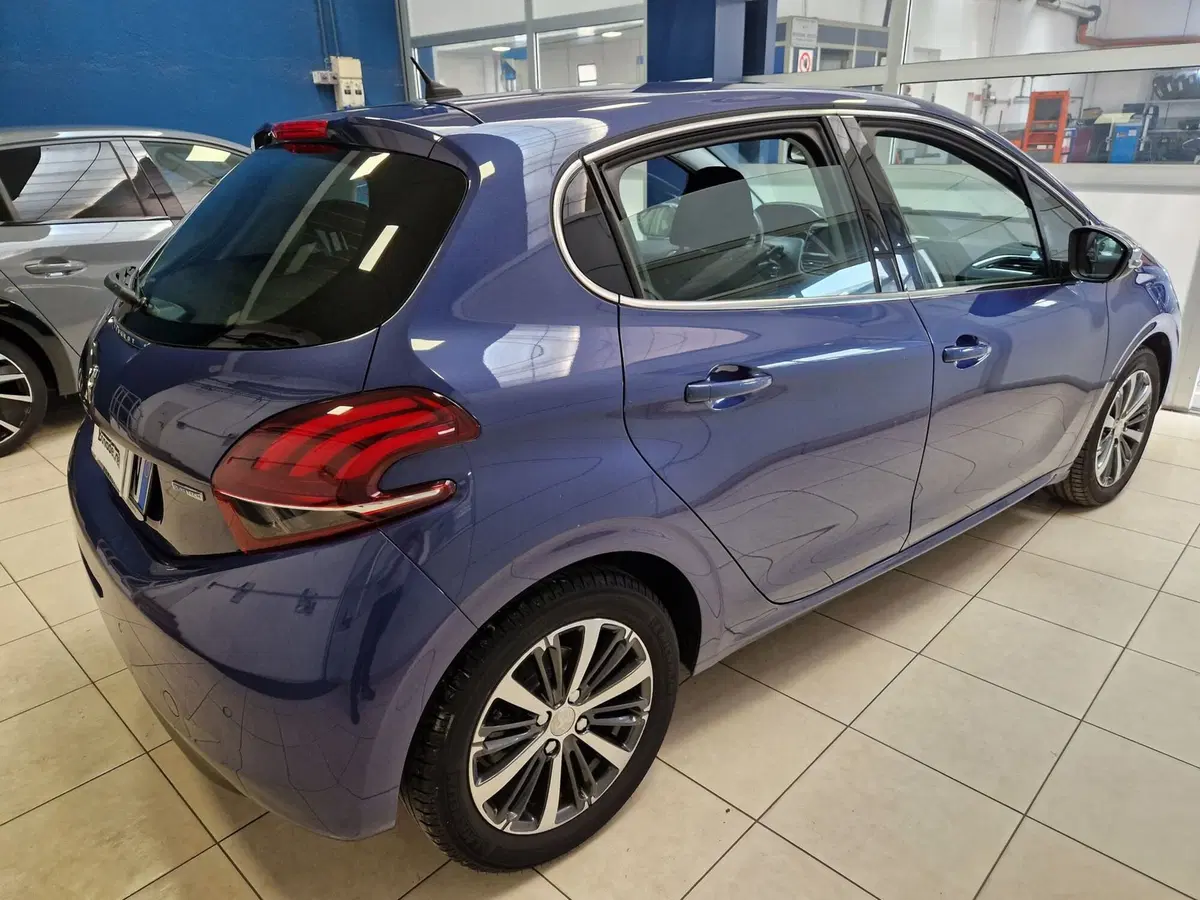 Peugeot 208 usata a Varese (5)