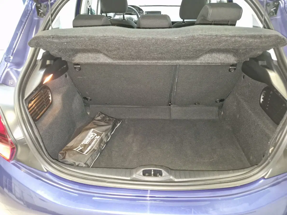 Peugeot 208 usata a Varese (6)