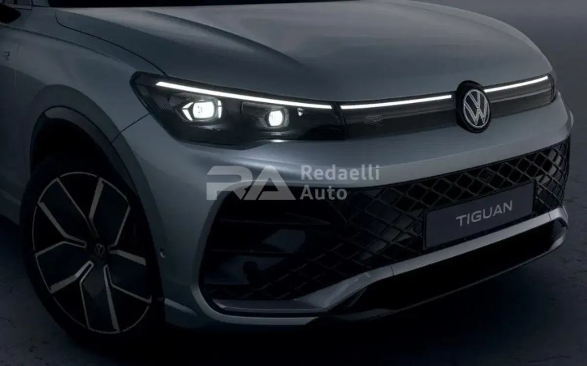Volkswagen Tiguan nuova a Lecco (4)
