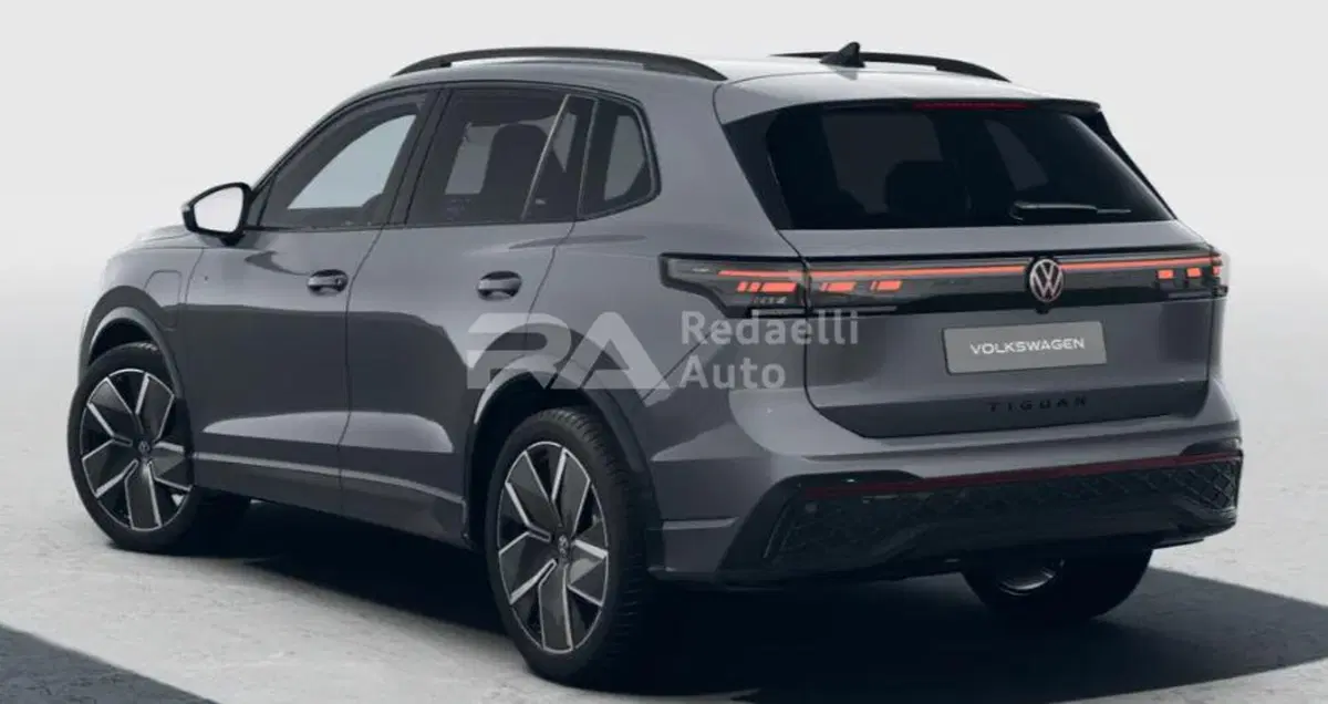 Volkswagen Tiguan nuova a Lecco (3)
