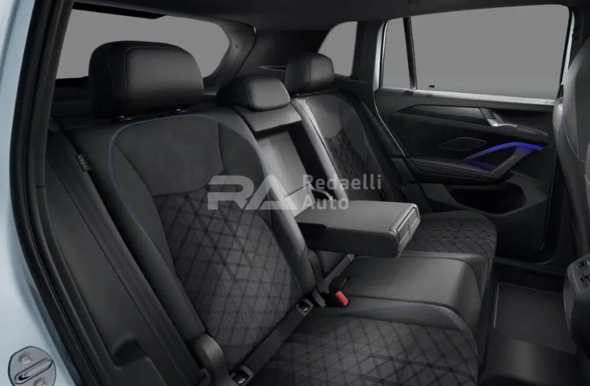 Volkswagen Tiguan nuova a Lecco (7)