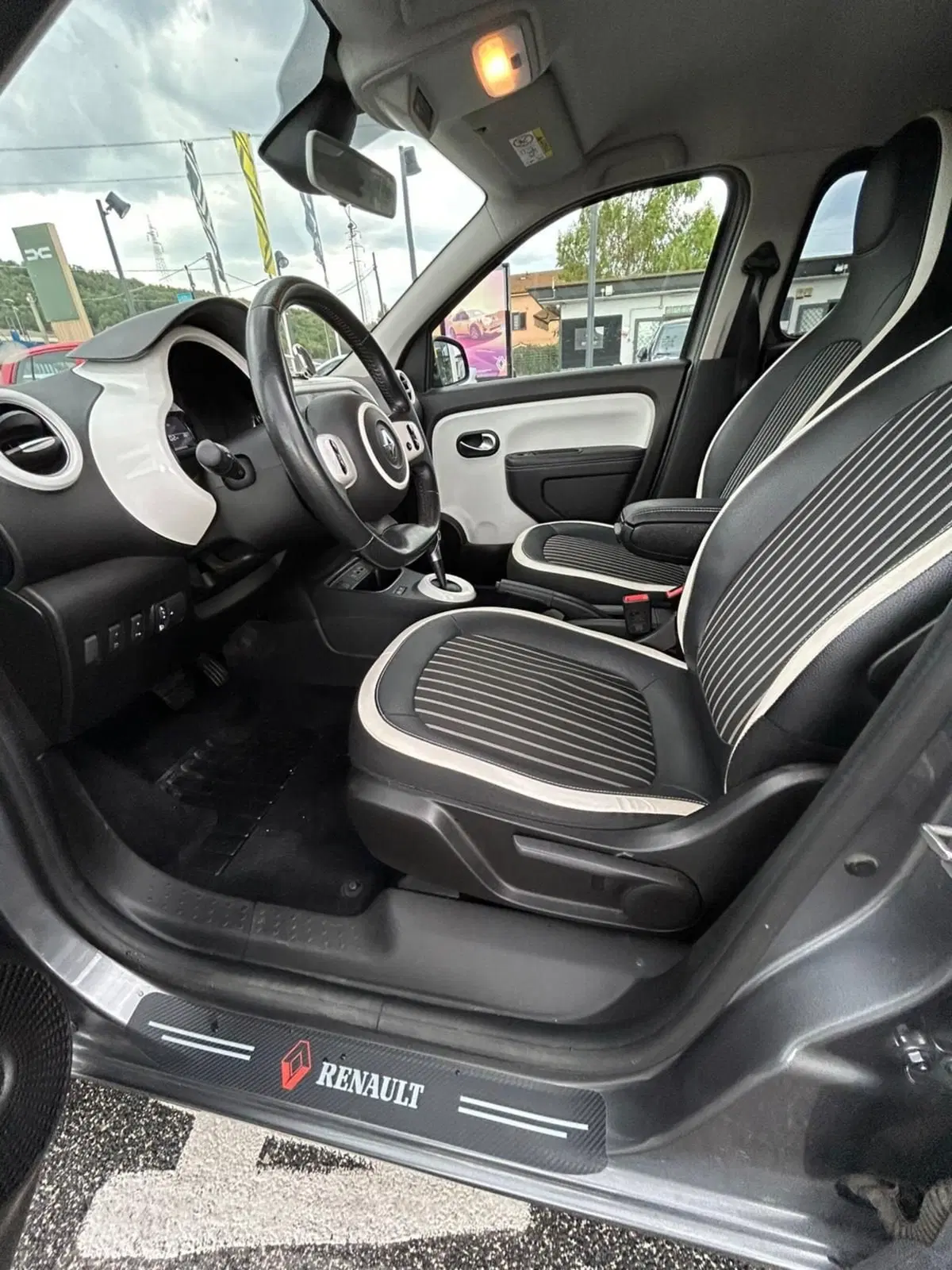 Renault Twingo usata a Roma (8)