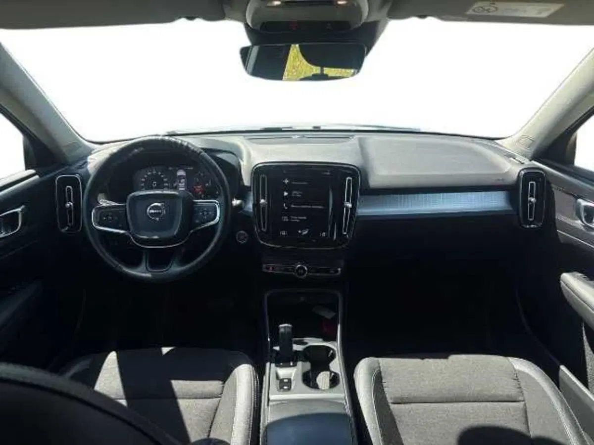 Volvo XC40 usata a Prato (11)