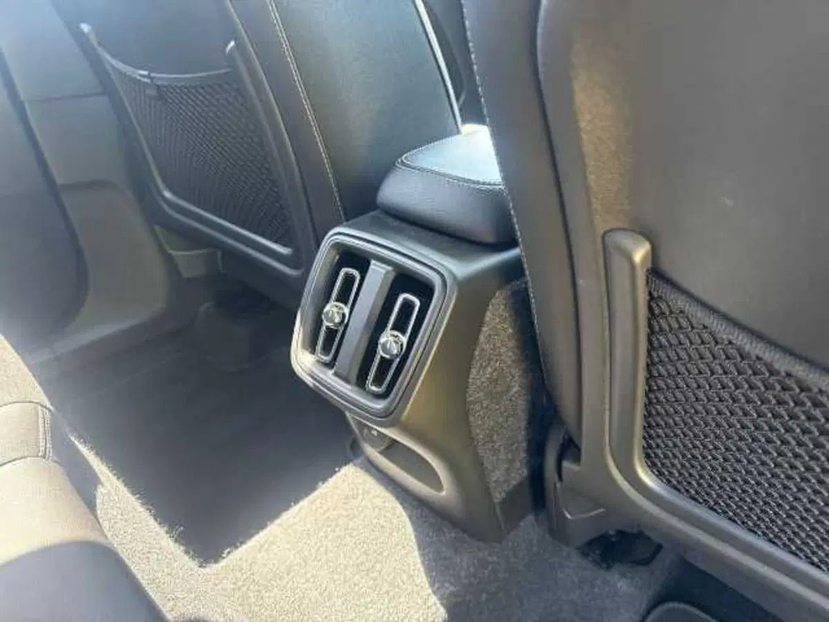 Volvo XC40 usata a Prato (16)