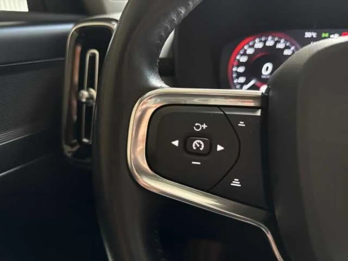 Volvo XC40 usata a Prato (19)