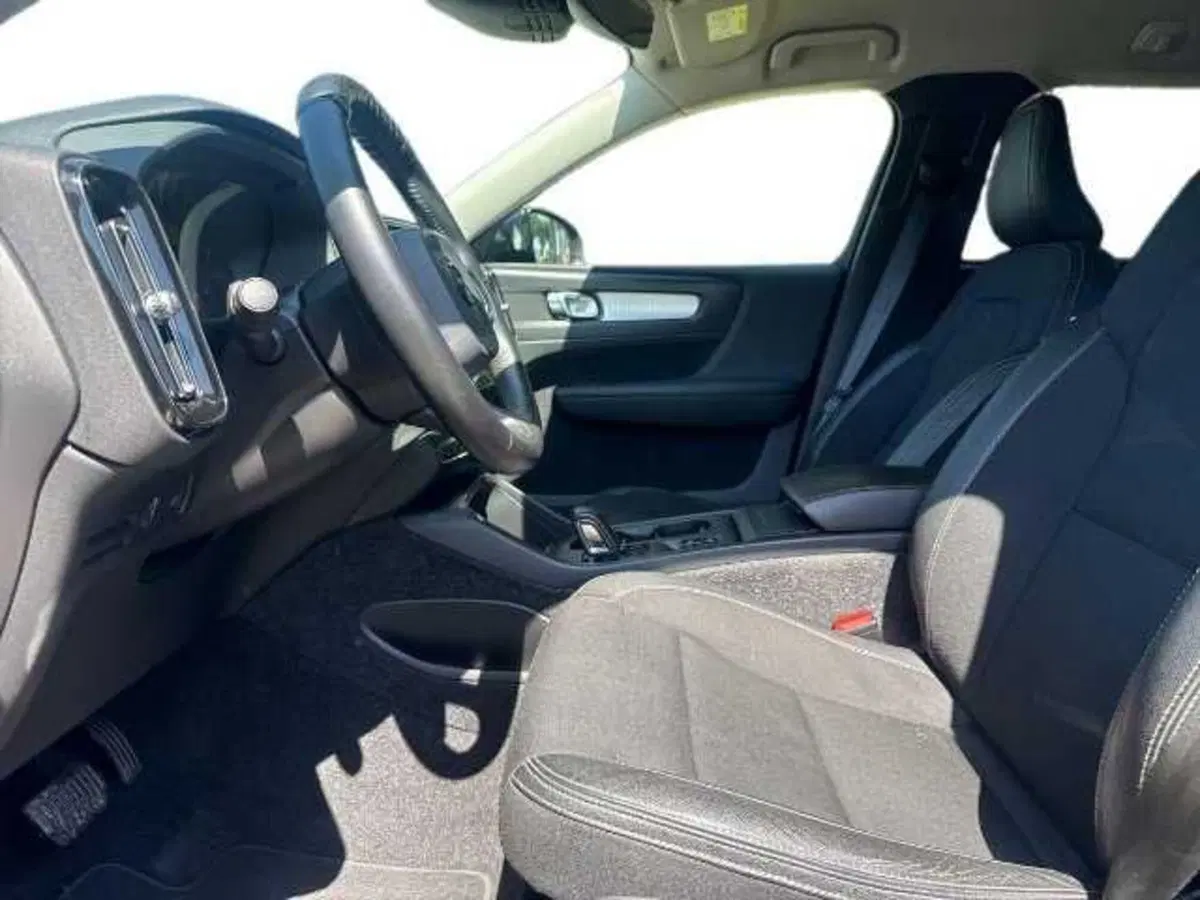 Volvo XC40 usata a Prato (9)