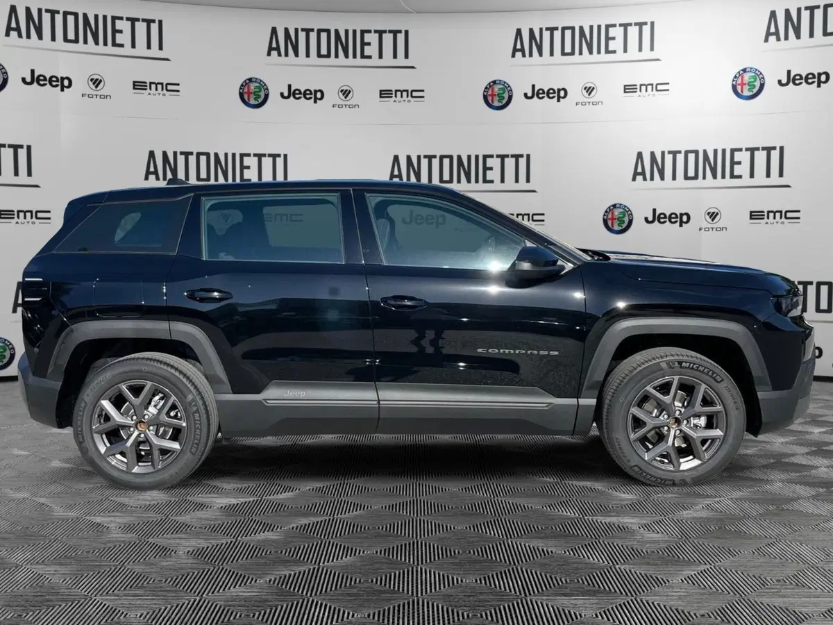 Jeep Compass nuova a Ancona (4)