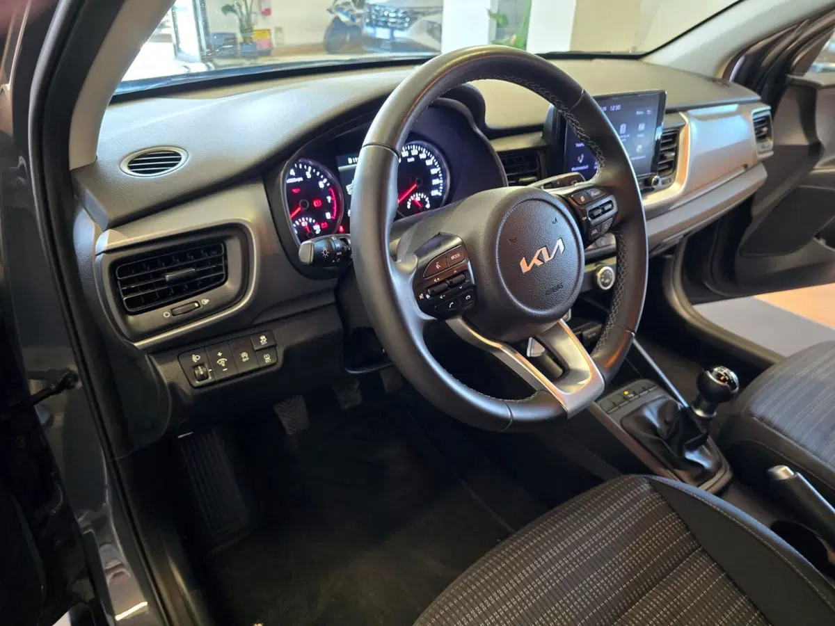 Kia Stonic usata a Rimini (9)