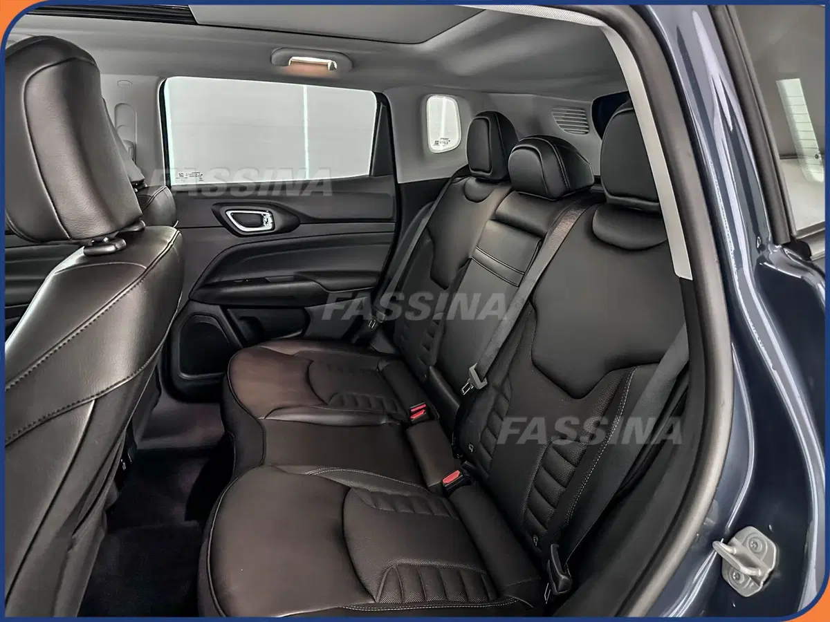 Jeep Compass nuova a Milano (11)
