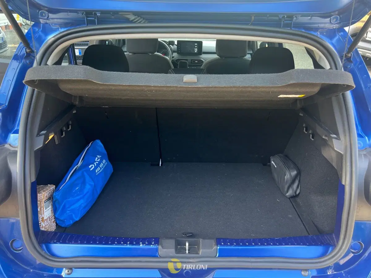 Dacia Sandero usata a Milano (15)