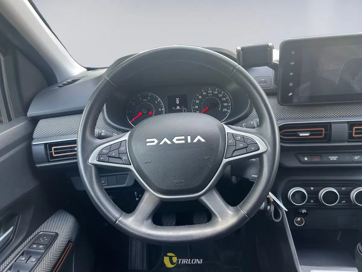 Dacia Sandero usata a Milano (17)