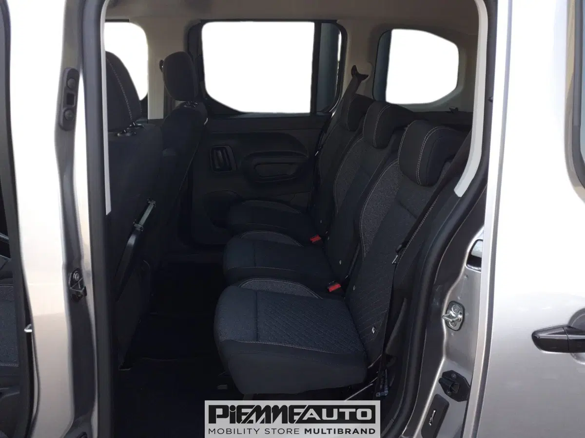 Peugeot Rifter nuova a Piacenza (10)