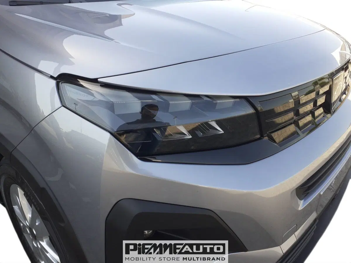 Peugeot Rifter nuova a Piacenza (16)