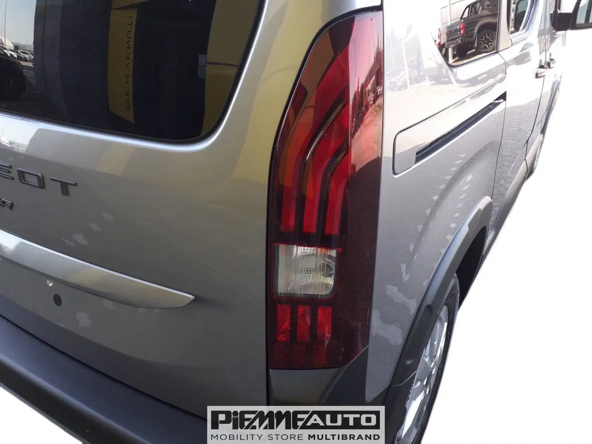 Peugeot Rifter nuova a Piacenza (17)