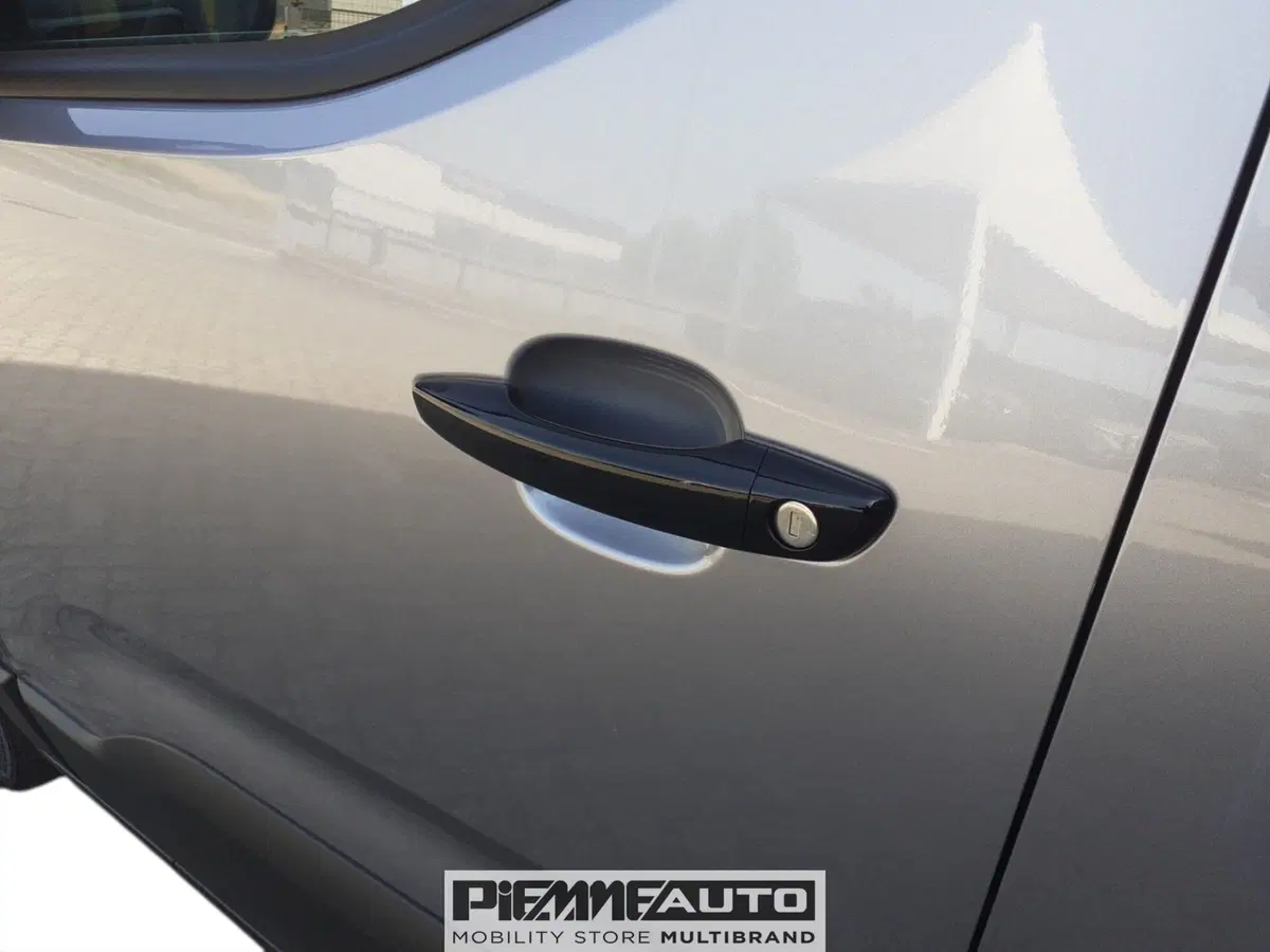 Peugeot Rifter nuova a Piacenza (18)
