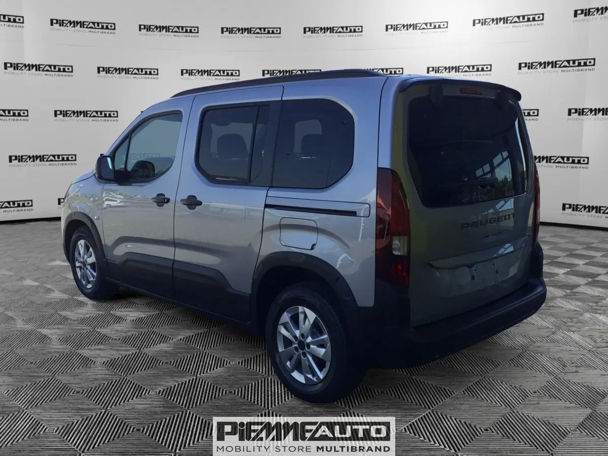 Peugeot Rifter nuova a Piacenza (3)