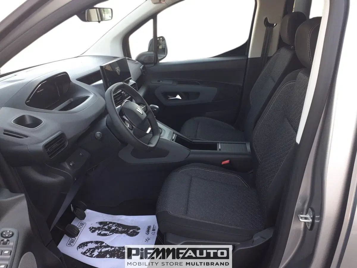 Peugeot Rifter nuova a Piacenza (9)
