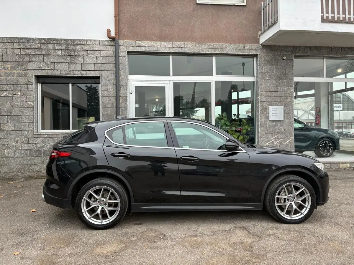 Alfa Romeo Stelvio usata a Monza e Brianza (5)