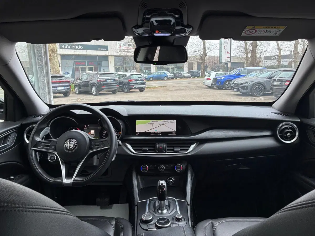 Alfa Romeo Stelvio usata a Monza e Brianza (8)