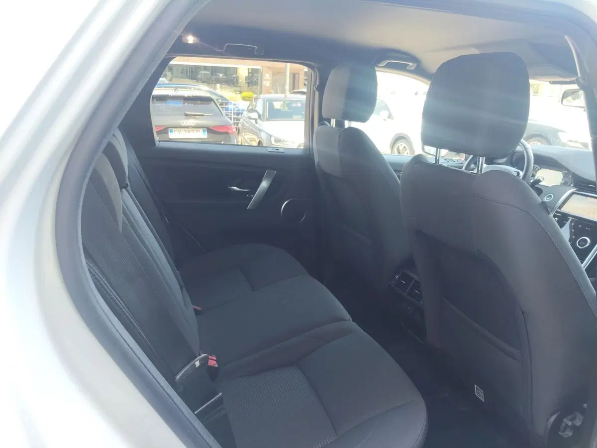 Land Rover Discovery Sport usata a Modena (16)