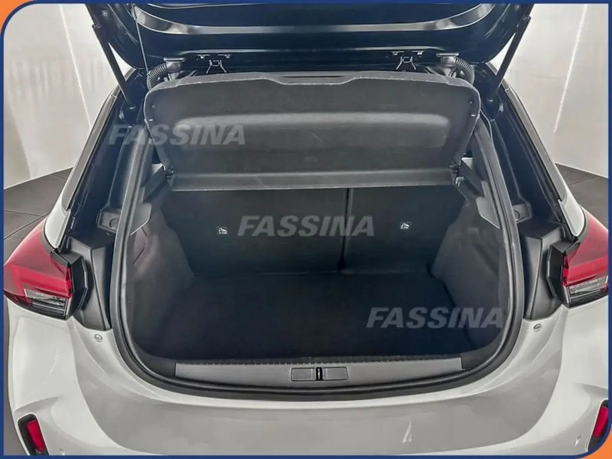 Opel Corsa usata a Milano (12)
