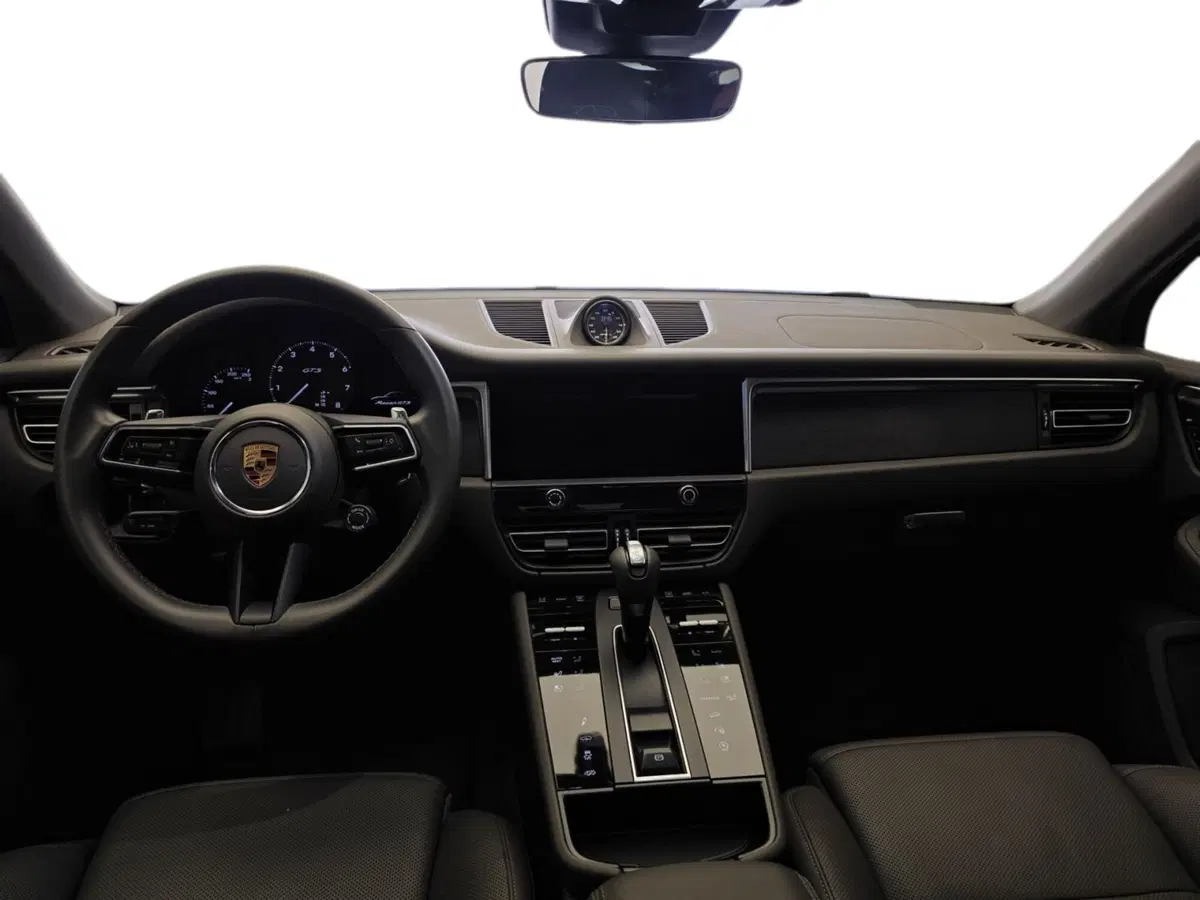 Porsche Macan usata a Bari (15)