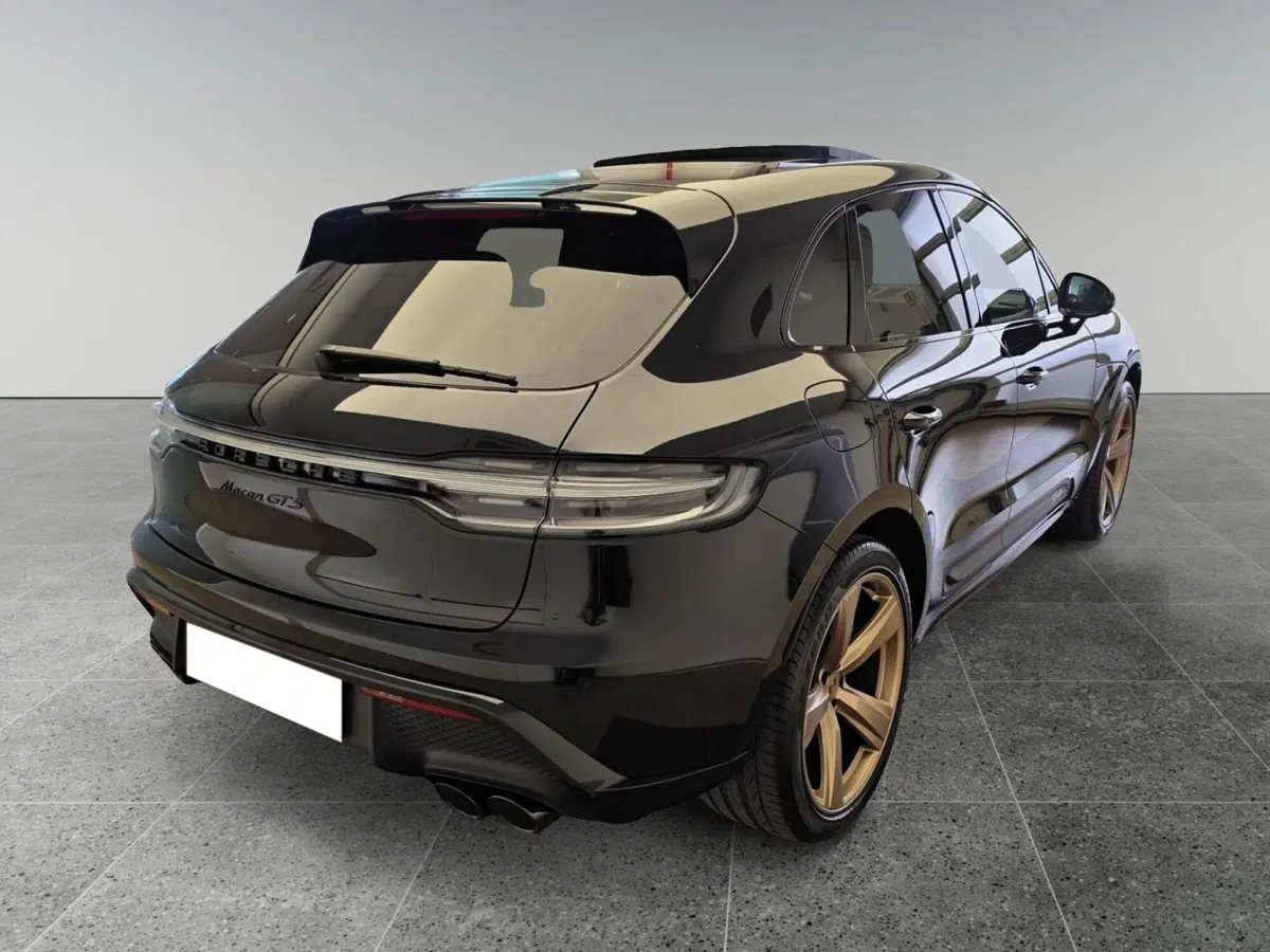 Porsche Macan usata a Bari (19)