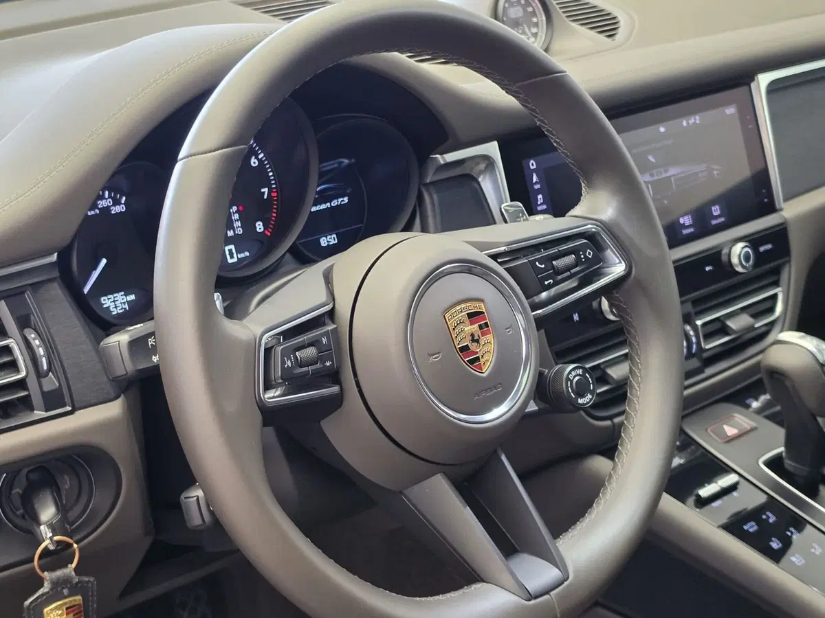 Porsche Macan usata a Bari (3)