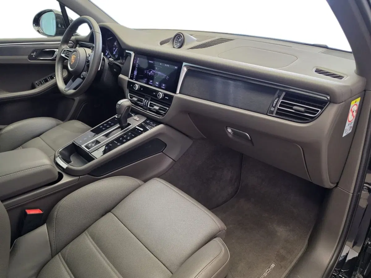 Porsche Macan usata a Bari (5)