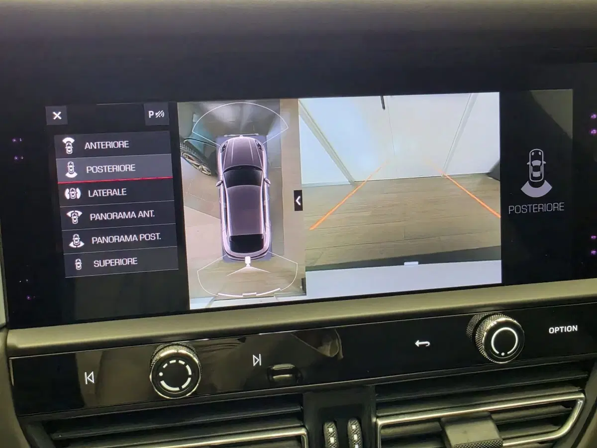 Porsche Macan usata a Bari (9)
