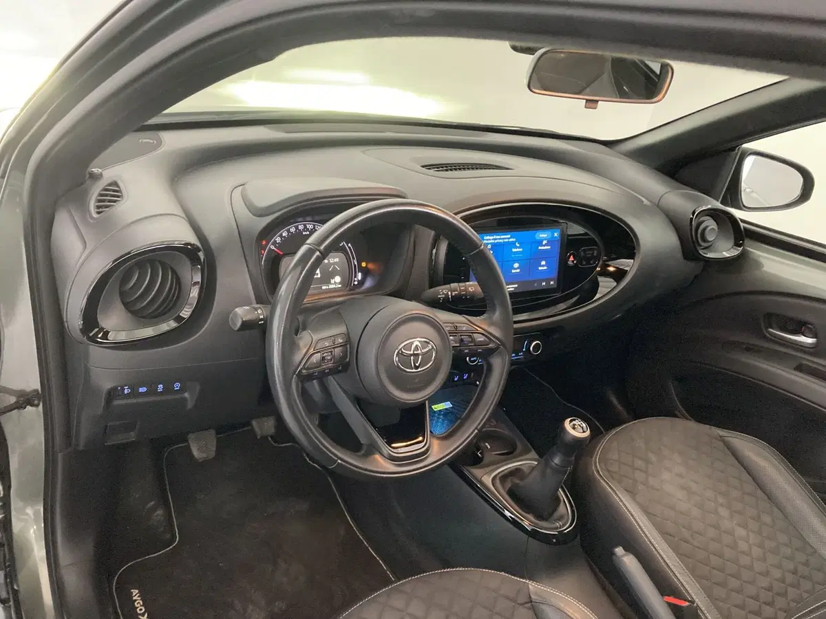 Toyota Aygo X usata a Barletta-Andria-Trani (11)
