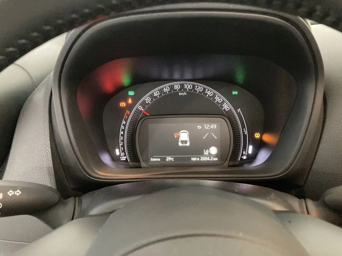 Toyota Aygo X usata a Barletta-Andria-Trani (13)