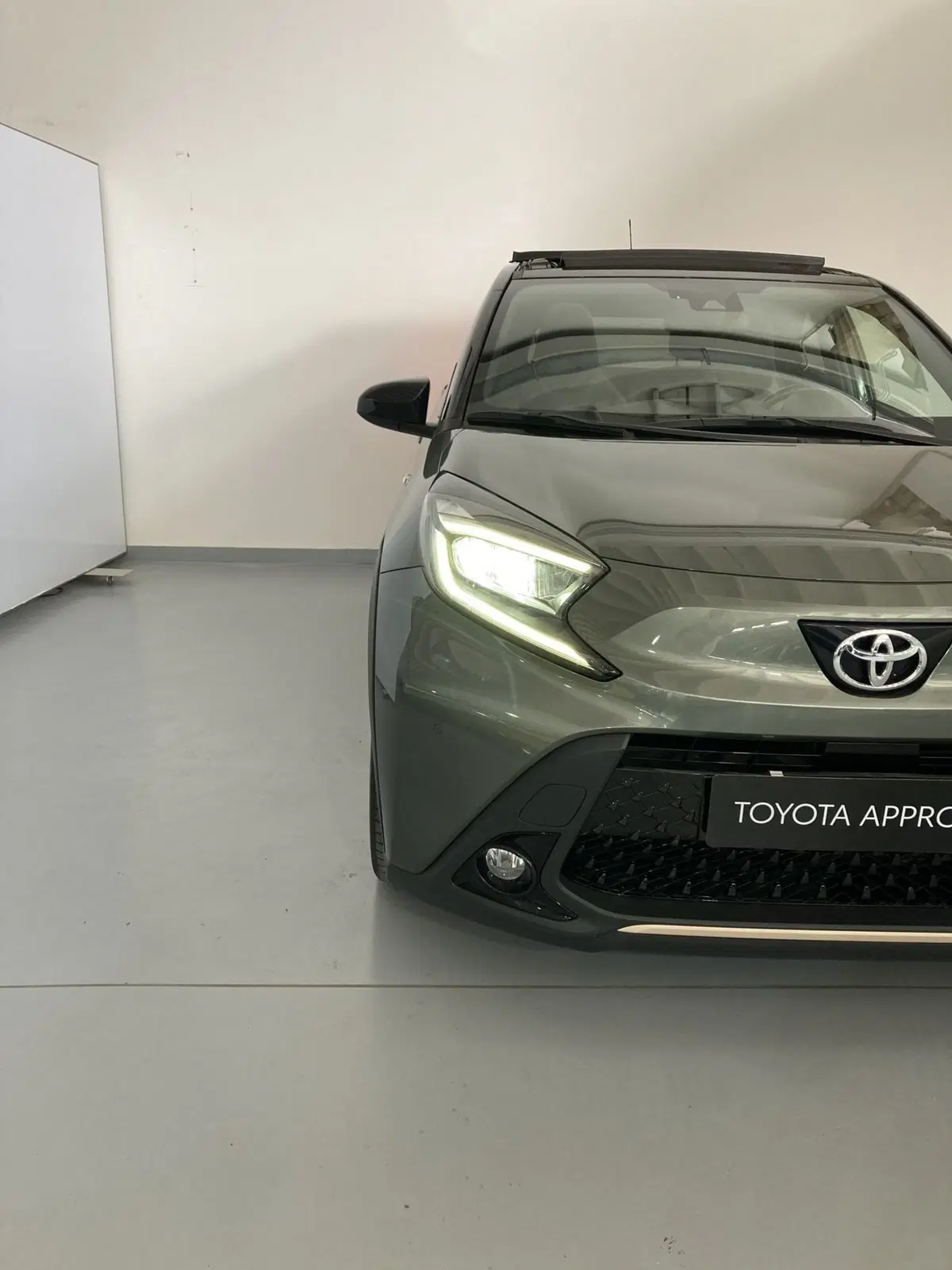 Toyota Aygo X usata a Barletta-Andria-Trani (3)