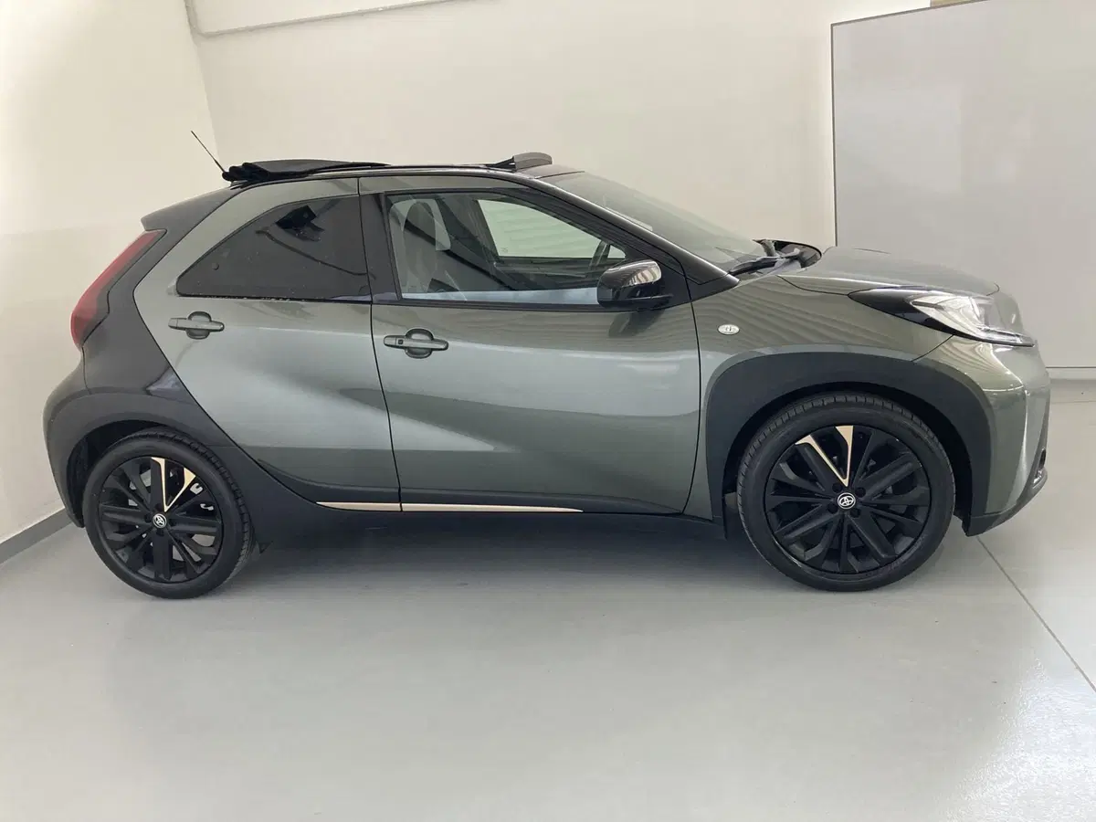Toyota Aygo X usata a Barletta-Andria-Trani (5)