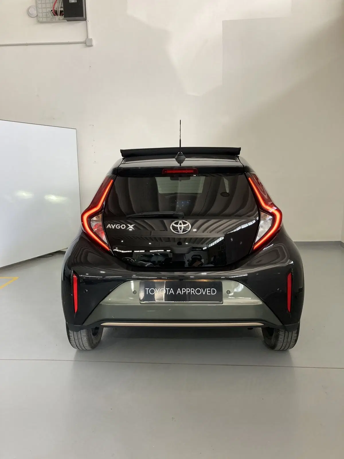 Toyota Aygo X usata a Barletta-Andria-Trani (7)