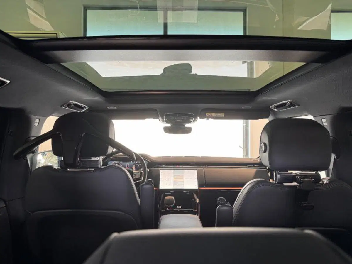 Land Rover Range Rover Sport usata a Venezia (15)