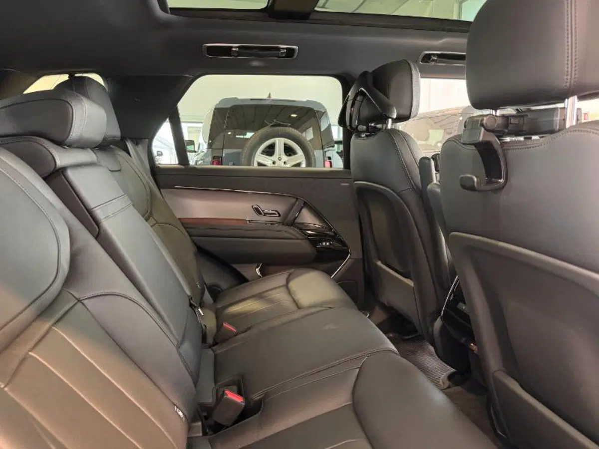 Land Rover Range Rover Sport usata a Venezia (16)