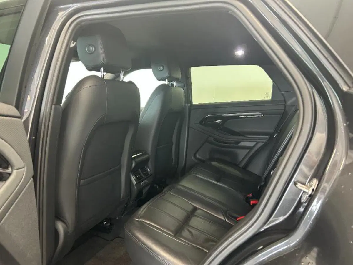 Land Rover Range Rover Evoque usata a Venezia (17)