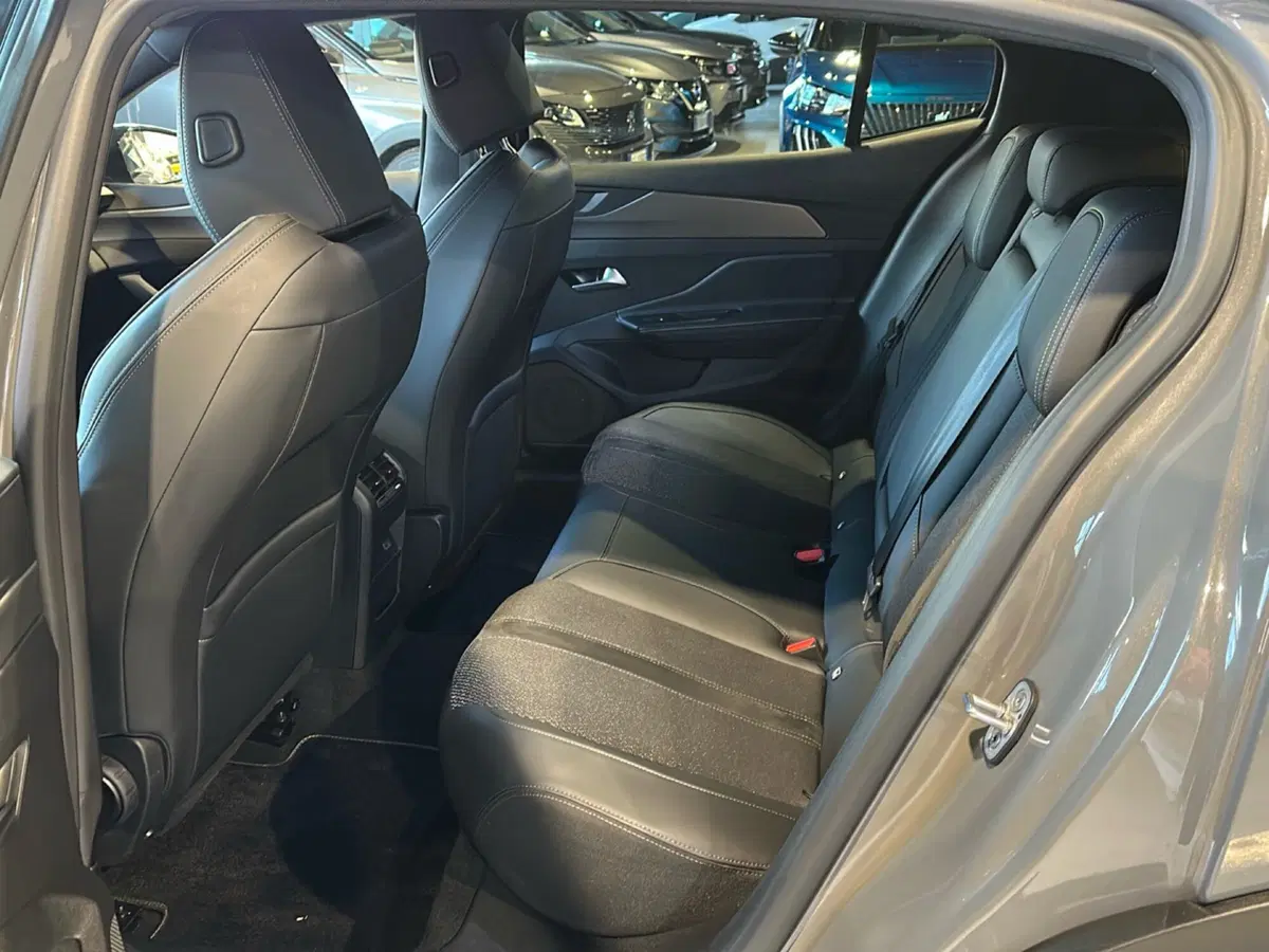 Peugeot 408 usata a Vicenza (15)