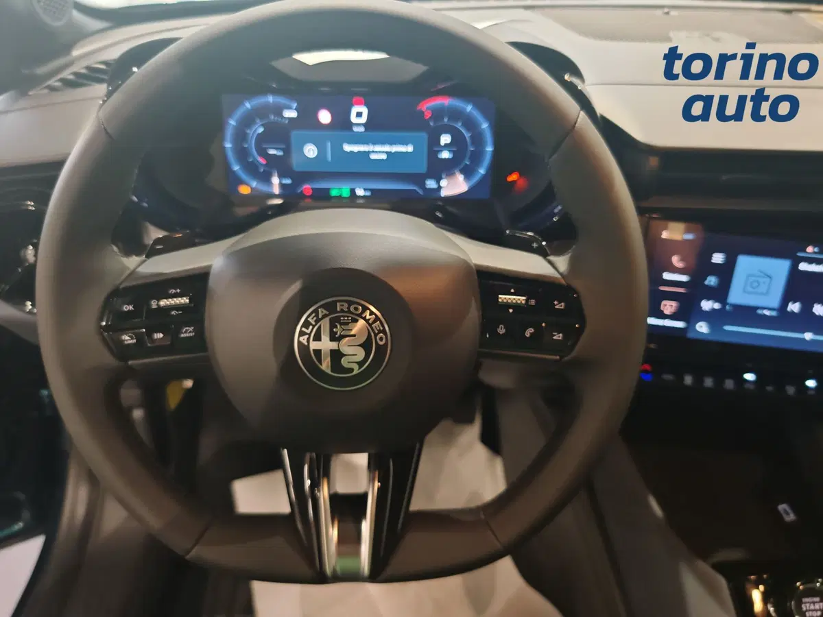 Alfa Romeo Junior nuova a Torino (12)
