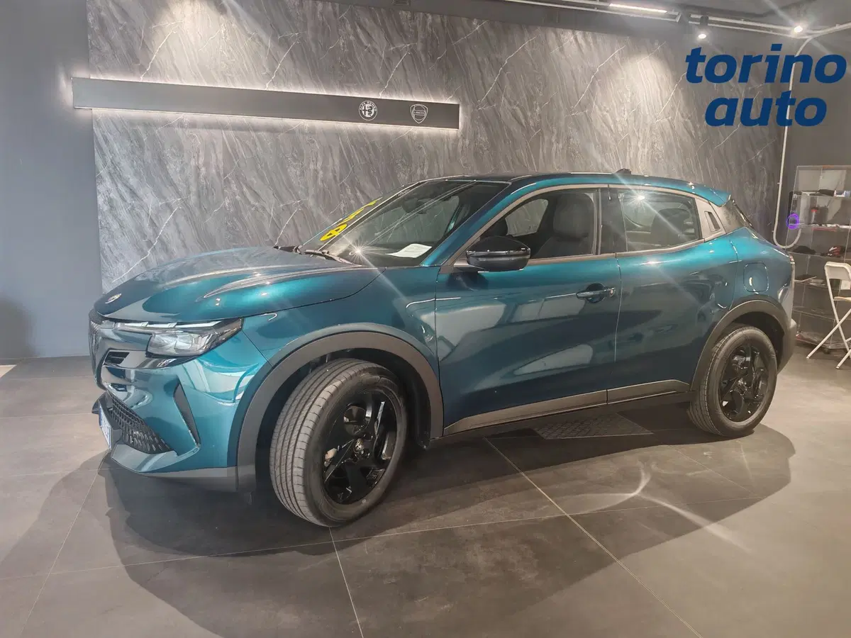 Alfa Romeo Junior nuova a Torino (4)