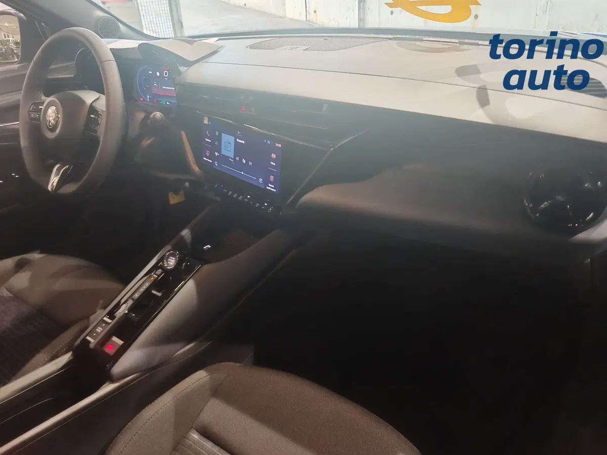 Alfa Romeo Junior nuova a Torino (7)