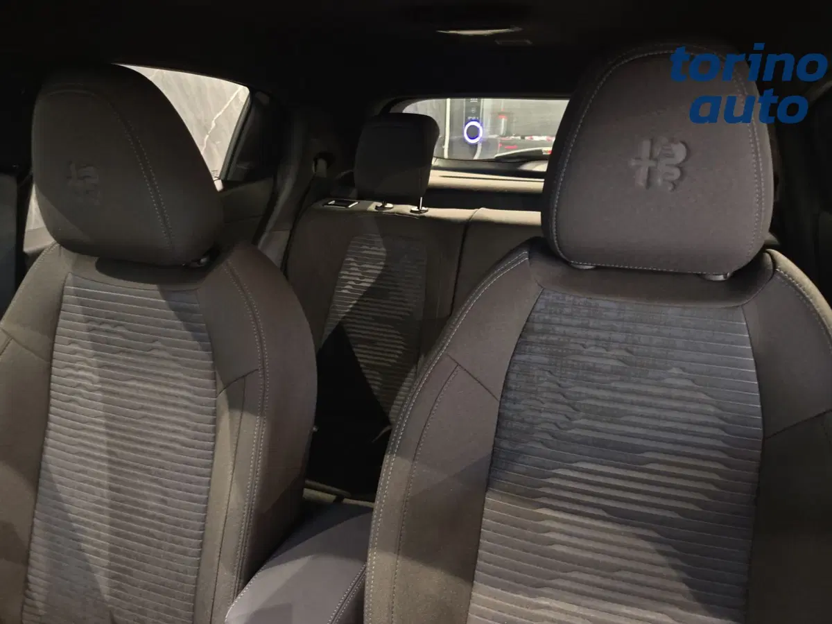 Alfa Romeo Junior nuova a Torino (9)