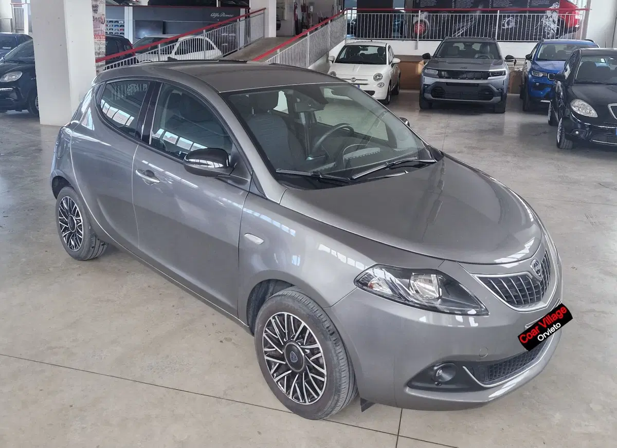 Lancia Ypsilon usata a Terni