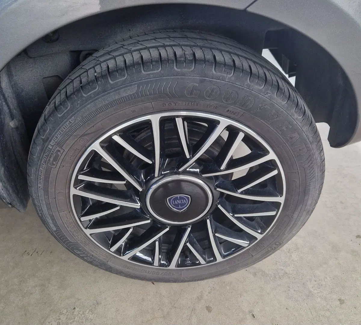 Lancia Ypsilon usata a Terni (15)