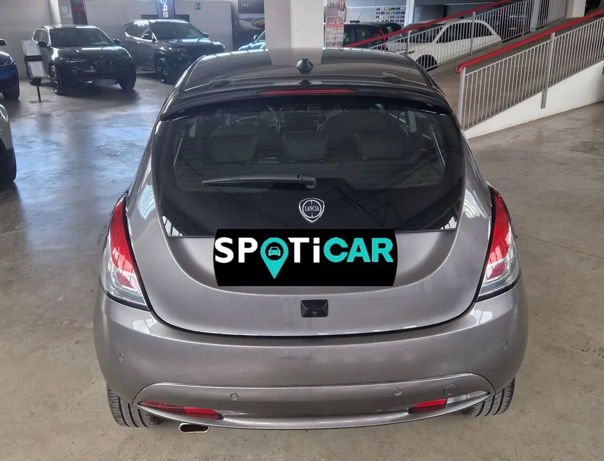 Lancia Ypsilon usata a Terni (5)