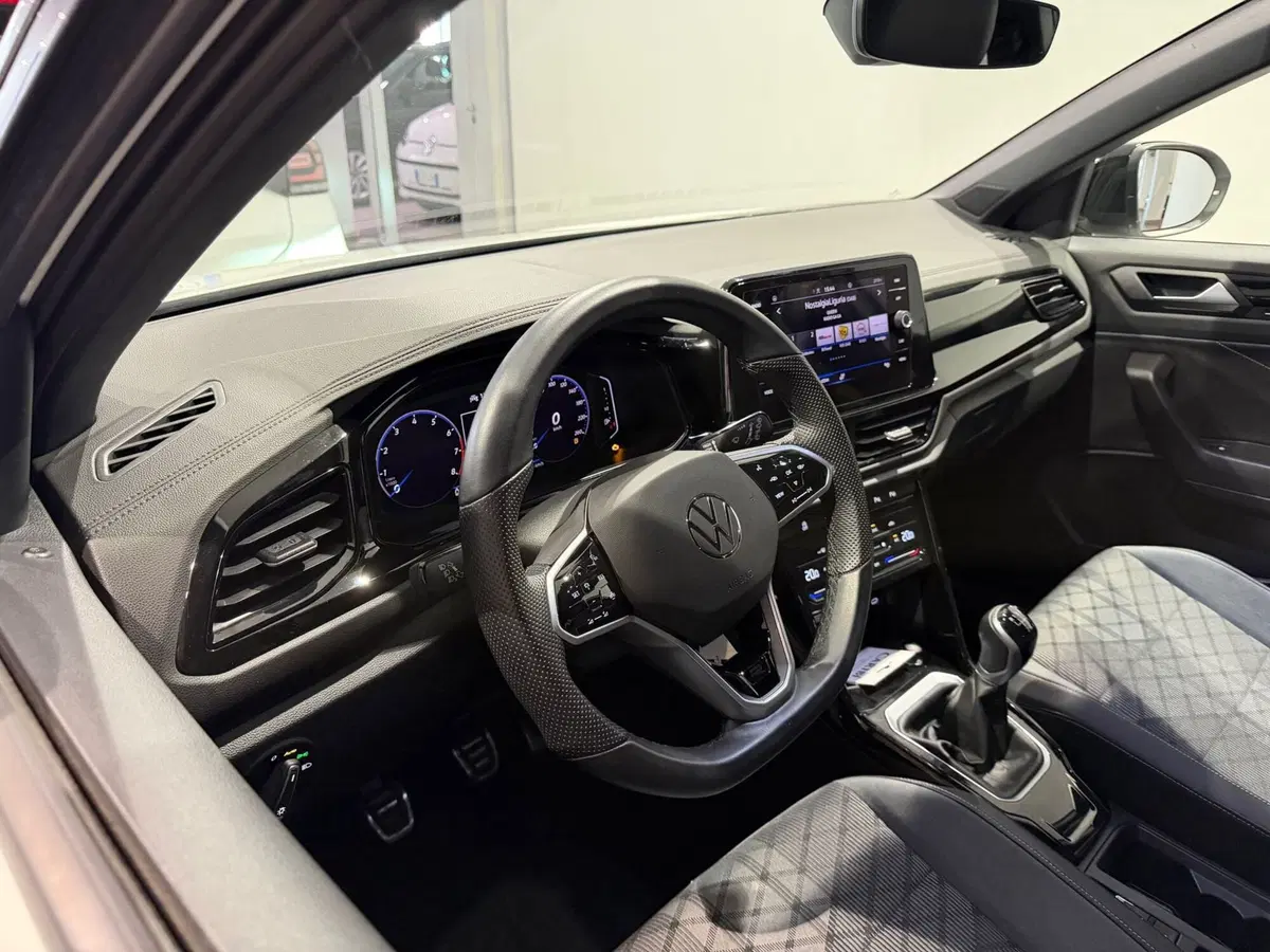 Volkswagen T-Roc usata a Genova (8)