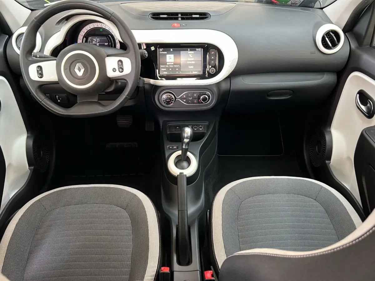 Renault Twingo usata a Roma (13)