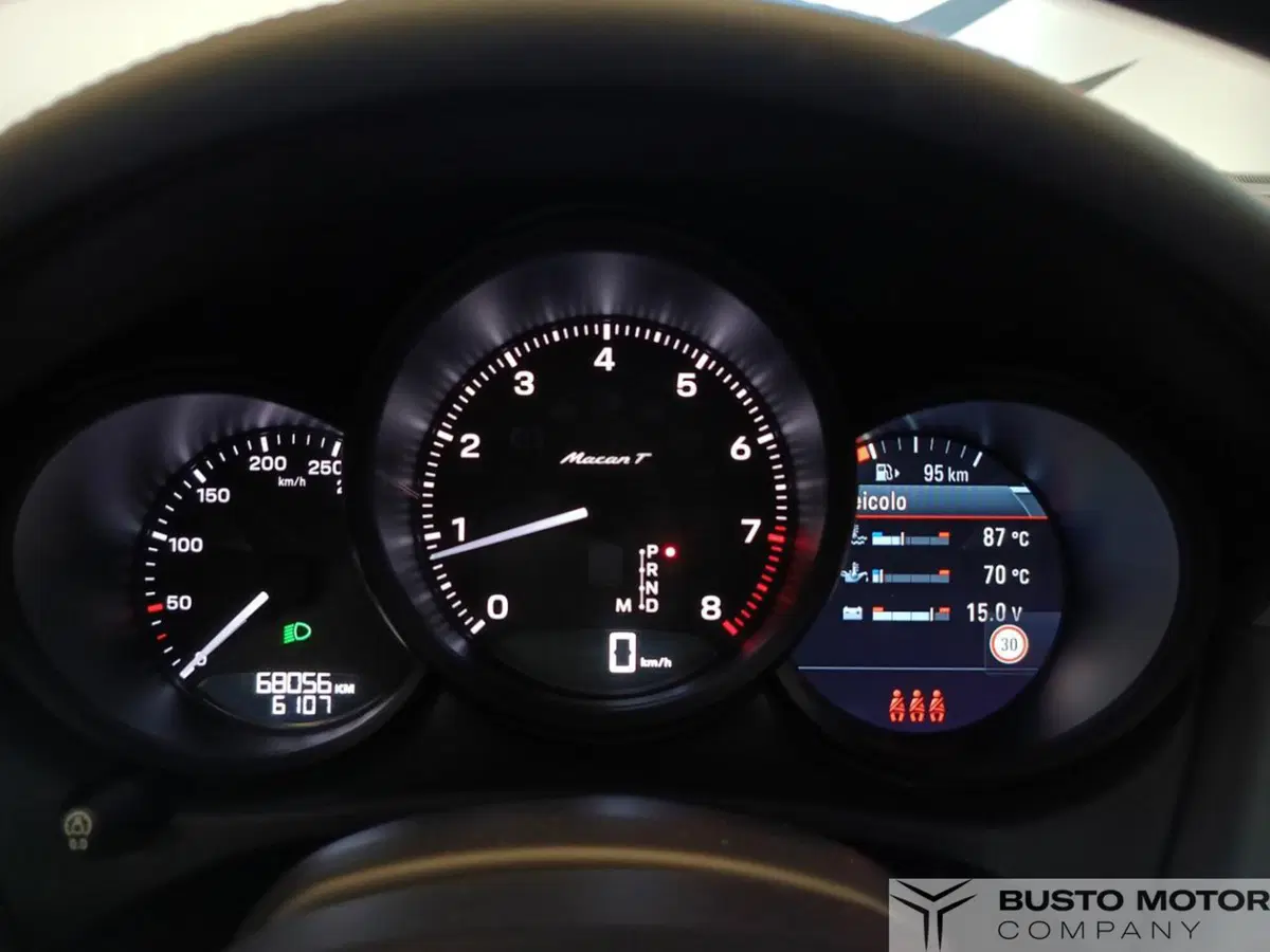 Porsche Macan usata a Varese (16)