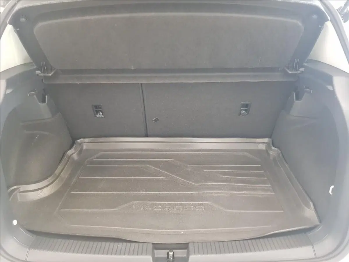 Volkswagen T-Cross usata a Lucca (15)